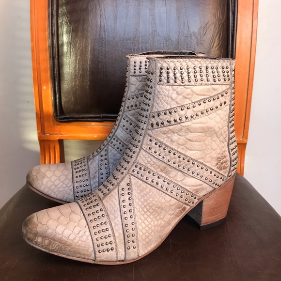 Freebird by Steven Shoes - FREEBIRD BY STEVEN NELLE ANKLE BOOTS